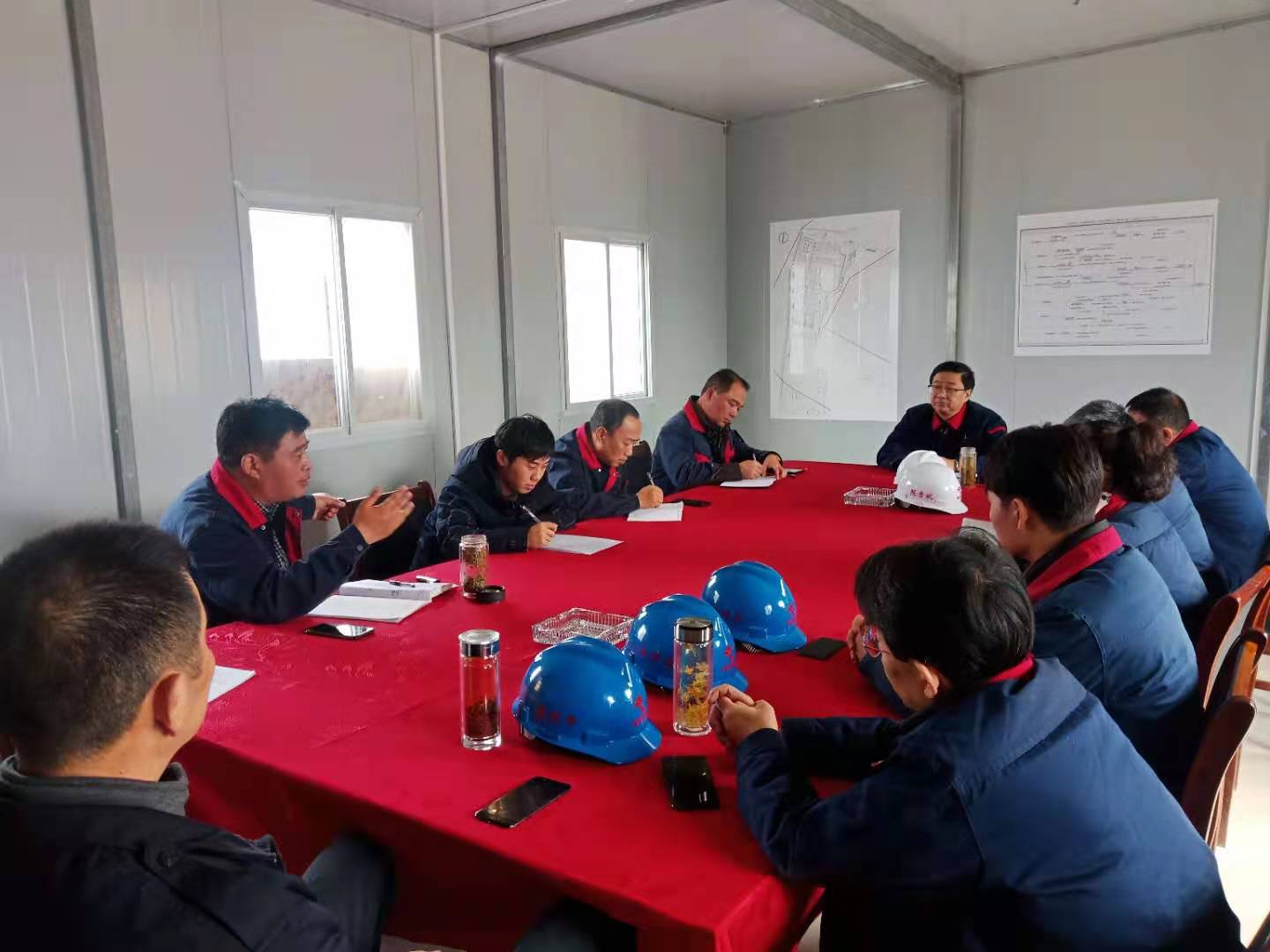 公司黨委書(shū)記王伍升一行到江西彭澤金力石項(xiàng)目部調(diào)研